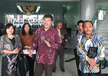 Hakim Dilaporkan ke Komisi Yudisial, Jaksa Dilaporkan ke Jampidum